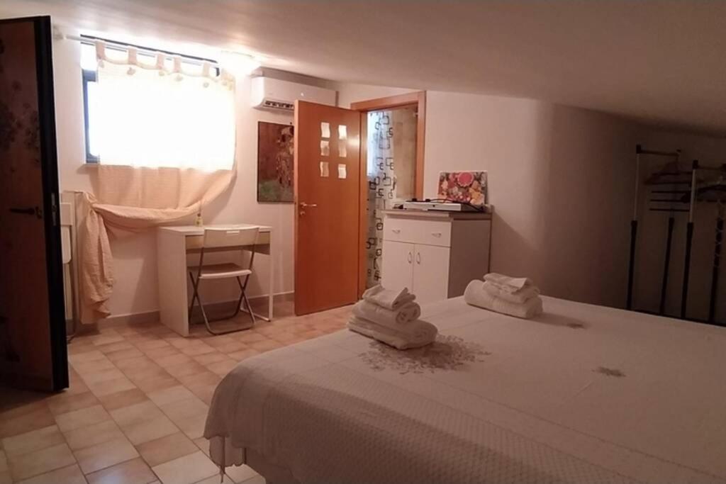 Via Pisa 20 Mansarda Apartment Bari Bagian luar foto